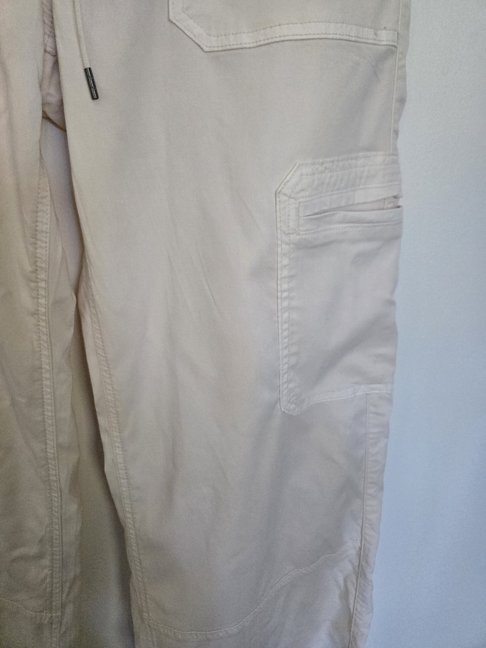 American Eagle Outfitters Women's Cream Straight-Leg Cargo Pants - Picture 4 of 11